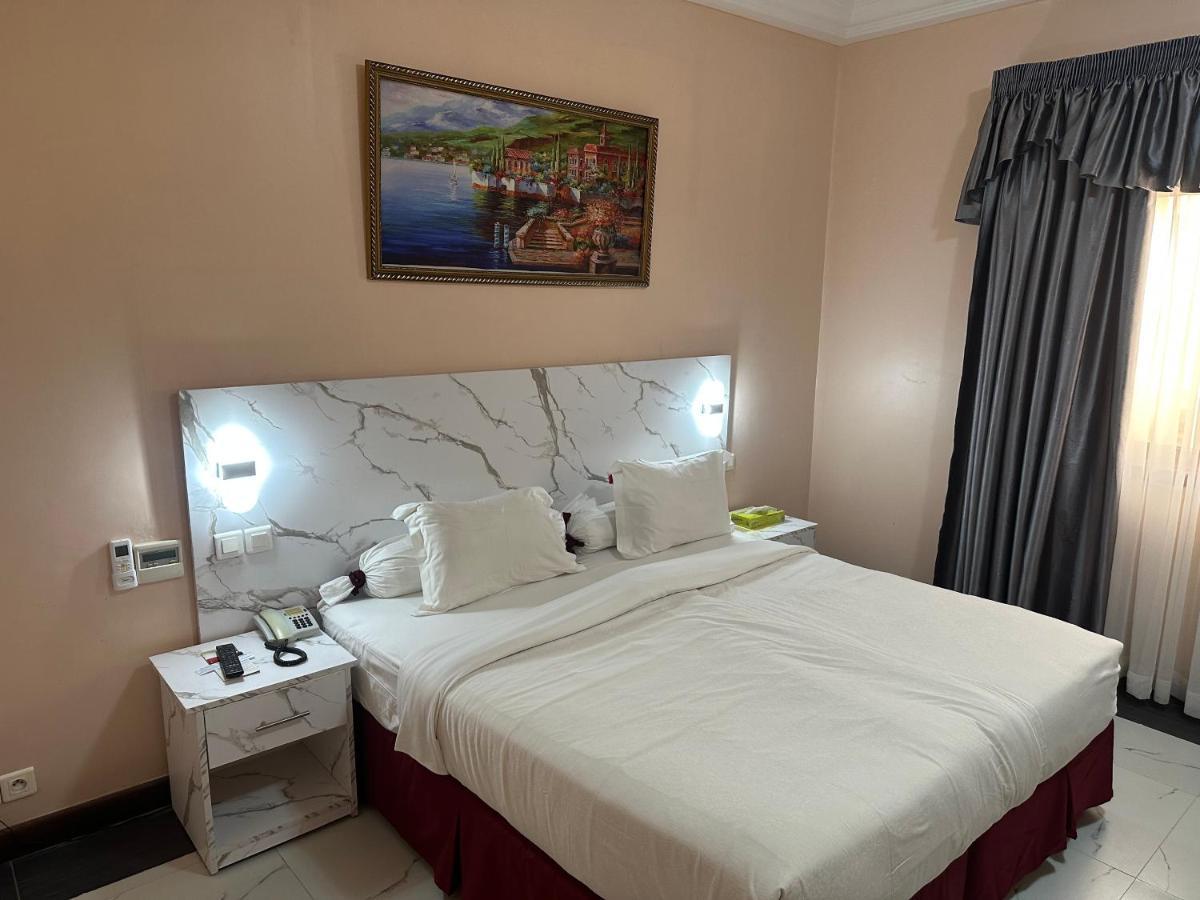 Hotel Fleur De Lys Almadies Dakar Exterior photo